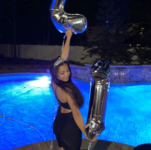 Meet your Posher, Sandra - Picture 3 of 5